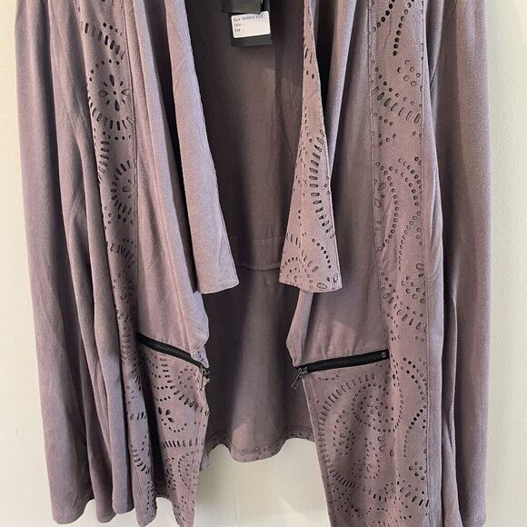 Tara Vao MicroSuede Moto Jacket L Purple Mauve Laser Cut Samaya NWT Lilac Unique - Picture 2 of 9